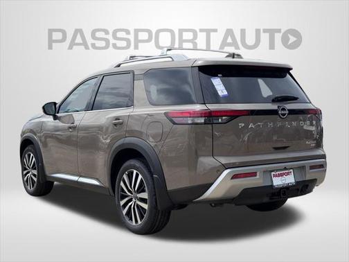 2025 Nissan Pathfinder Platinum 4WD