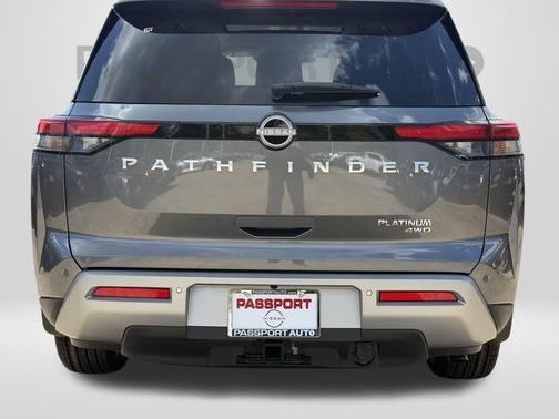 2025 Nissan Pathfinder Platinum 4WD