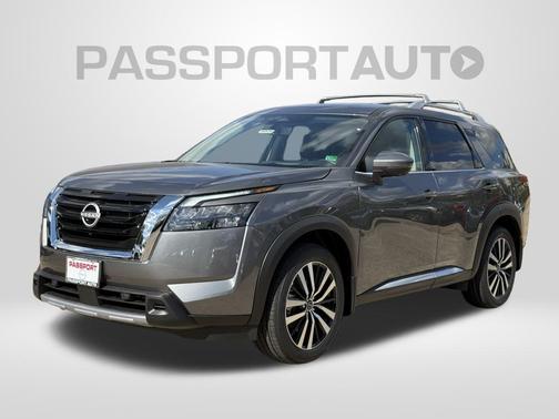 2025 Nissan Pathfinder Platinum 4WD