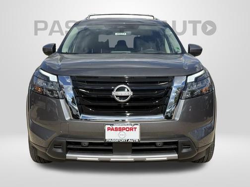 2025 Nissan Pathfinder Platinum 4WD