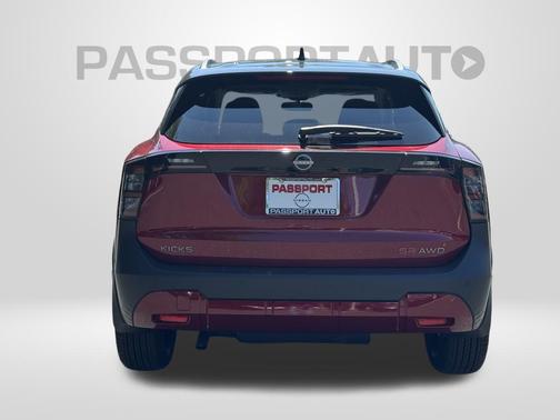 2025 Nissan Kicks SR