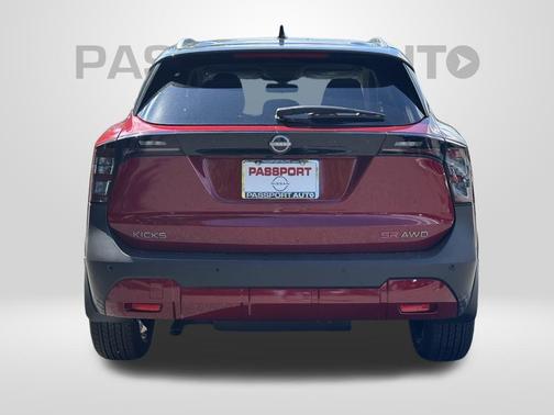 2025 Nissan Kicks SR