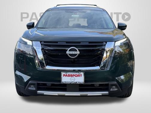 2025 Nissan Pathfinder SL 4WD
