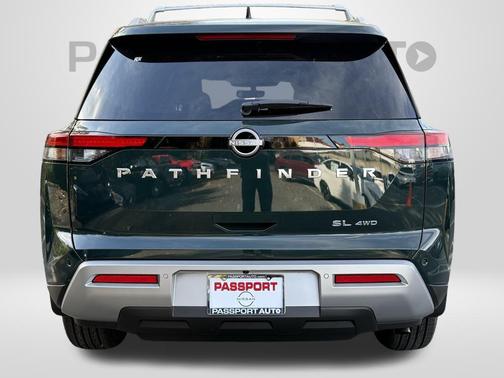 2025 Nissan Pathfinder SL 4WD