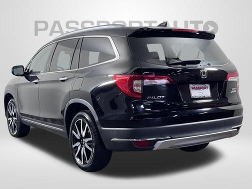 2022 Honda Pilot Touring 8-Passenger