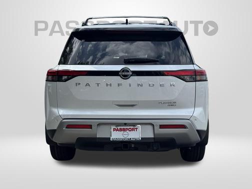 2025 Nissan Pathfinder Platinum 4WD