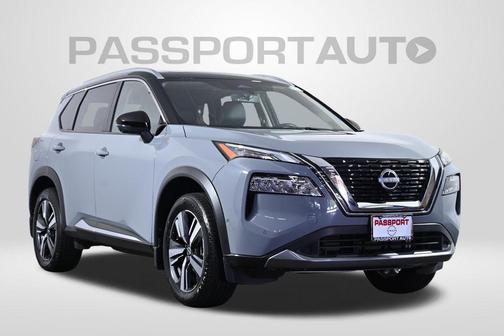 Boulder Gray Pearl/Super Black 2023 Nissan Rogue SL