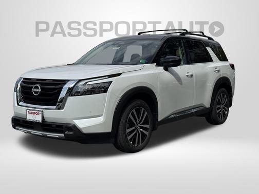 2025 Nissan Pathfinder Platinum 4WD