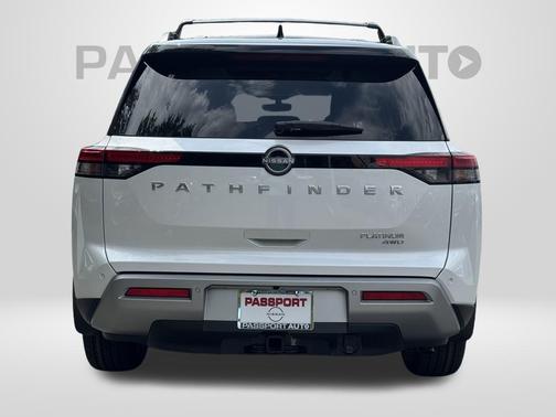 2025 Nissan Pathfinder Platinum 4WD