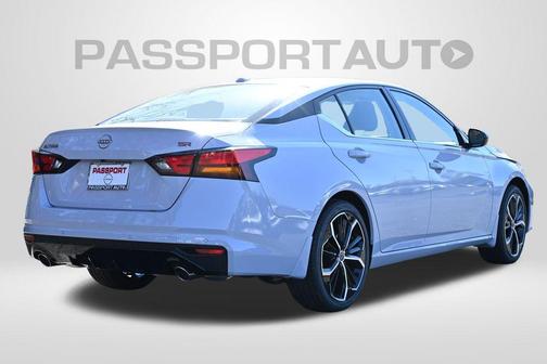 2025 Nissan Altima SR FWD