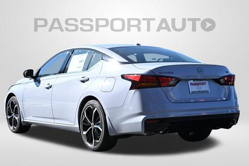 2025 Nissan Altima SR FWD