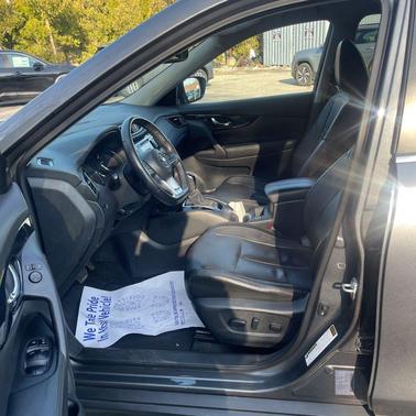 Gun Metallic 2019 Nissan Rogue SL