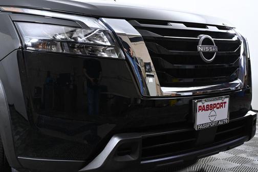 2025 Nissan Pathfinder SV 4WD