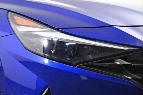 2021 Hyundai ELANTRA Limited