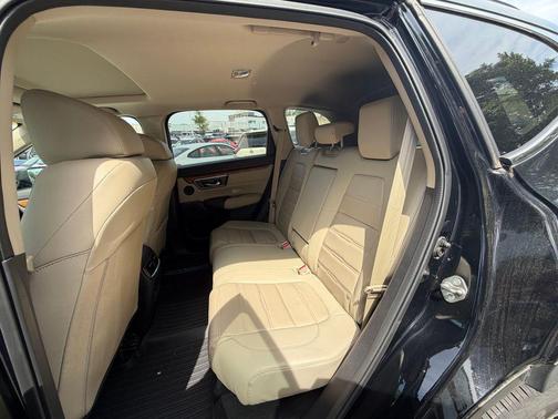 Crystal Black Pearl 2018 Honda CR-V Touring