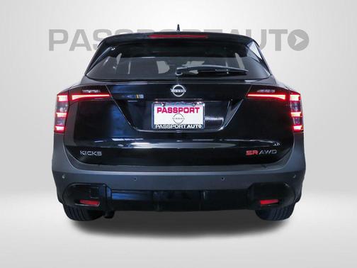 2025 Nissan Kicks SR