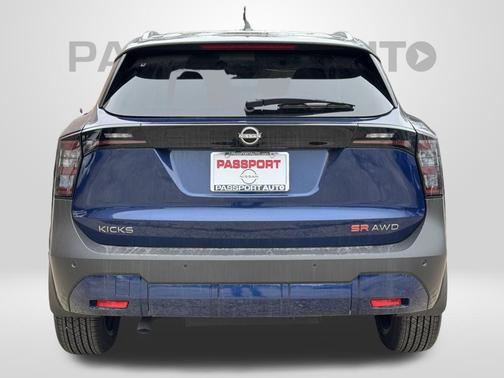 2025 Nissan Kicks SR