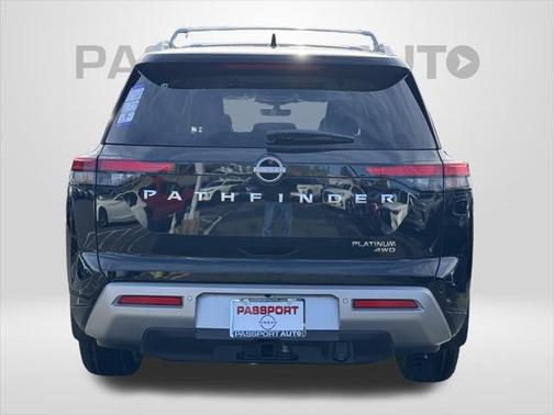 2025 Nissan Pathfinder Platinum 4WD