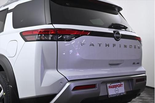 2025 Nissan Pathfinder SL 4WD
