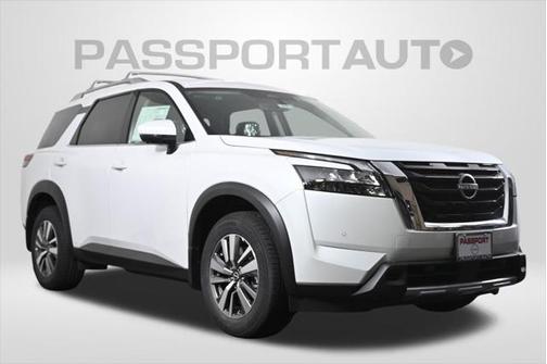 2025 Nissan Pathfinder SL 4WD