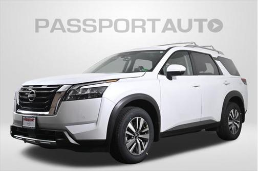 2025 Nissan Pathfinder SL 4WD