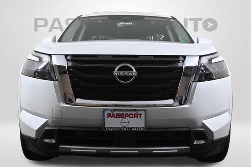 2025 Nissan Pathfinder SL 4WD