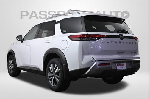 2025 Nissan Pathfinder SL 4WD