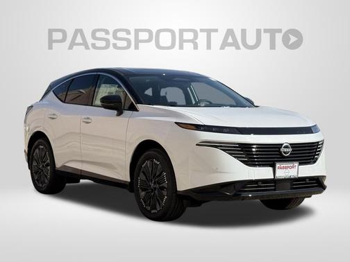 Everest White Pearl Tricoat/Super Black 2026 Nissan Murano Platinum
