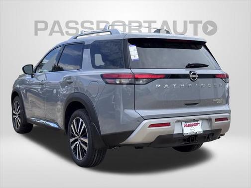 2025 Nissan Pathfinder Platinum 4WD
