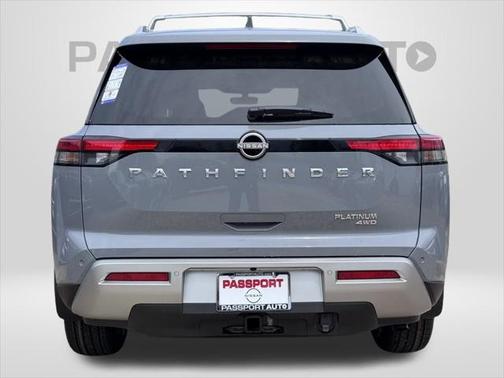 2025 Nissan Pathfinder Platinum 4WD
