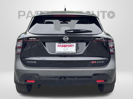 2025 Nissan Kicks SR