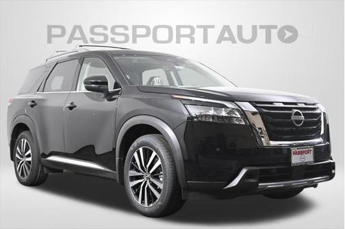 2025 Nissan Pathfinder Platinum 4WD