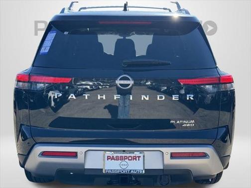 2025 Nissan Pathfinder Platinum 4WD