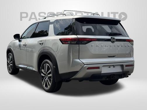 2025 Nissan Pathfinder Platinum 4WD