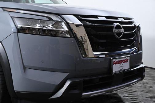 2024 Nissan Pathfinder SL 4WD