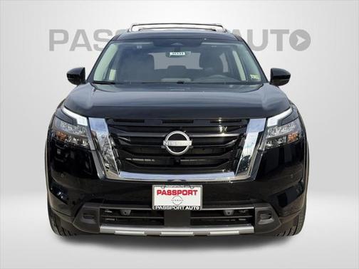 2025 Nissan Pathfinder SL 4WD