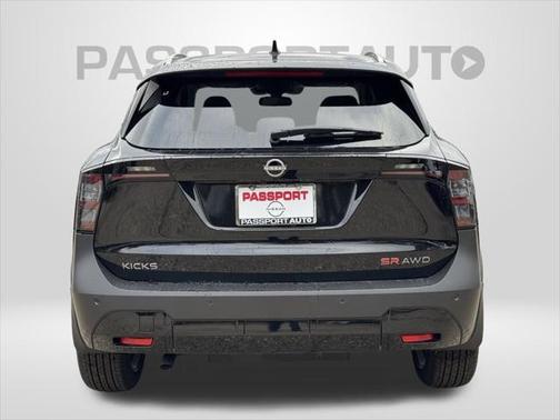 2025 Nissan Kicks SR