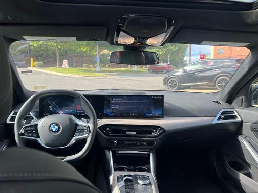 2025 BMW 330 i xDrive