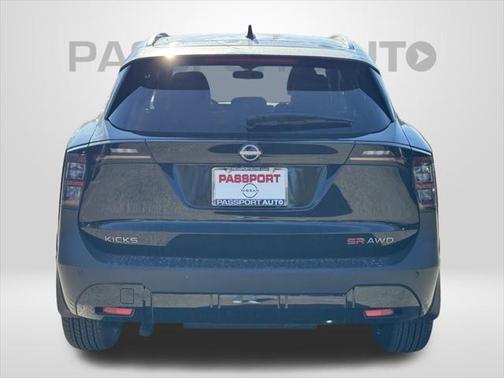2025 Nissan Kicks SR