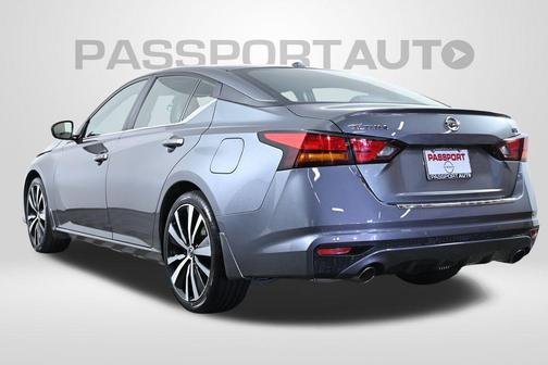 2022 Nissan Altima SR FWD