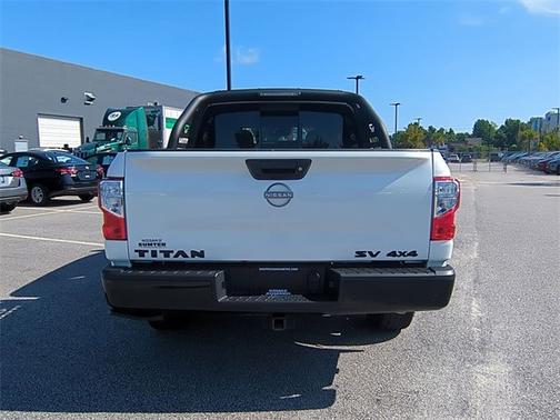 2024 Nissan Titan SV