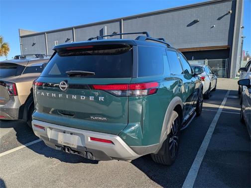 2023 Nissan Pathfinder Platinum