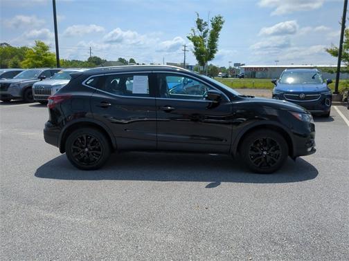 2022 Nissan Rogue Sport SV