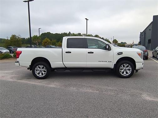 2024 Nissan Titan XD SV