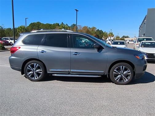 2020 Nissan Pathfinder Platinum
