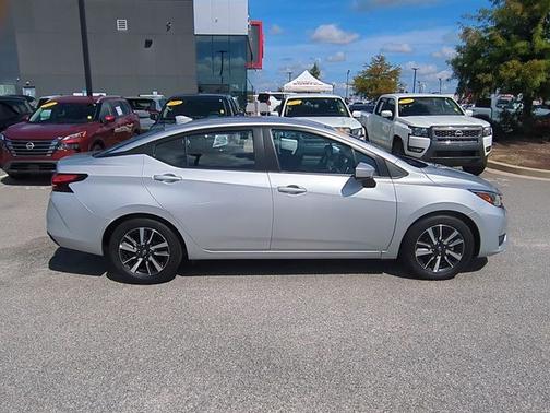 Brilliant Silver Metallic 2025 Nissan Versa 1.6 SV