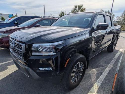 Super Black 2024 Nissan Frontier SL