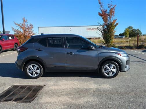 2023 Nissan Kicks S