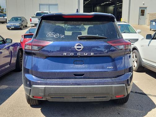 Deep Ocean Blue Pearl 2025 Nissan Rogue SV