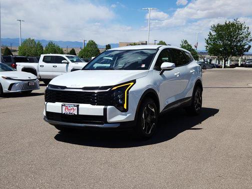 Snow White Pearl 2026 Kia Sportage SX Turbo